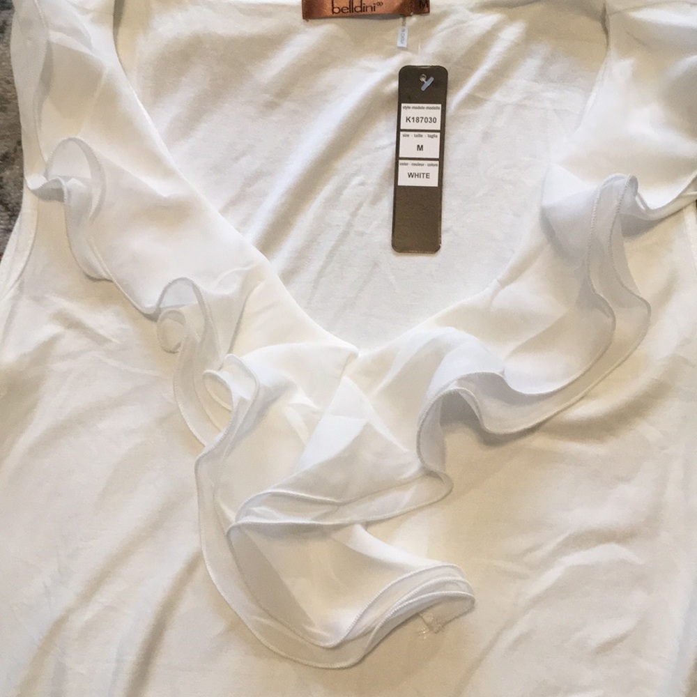 NWT Belldini Ruffle Neckline Off-white Sleeveless Tunic Top - Size Medium - Picture 4 of 10